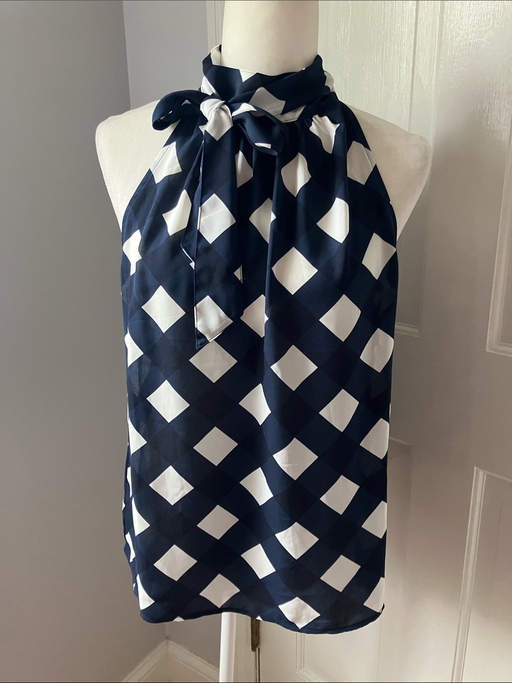 J. Crew sleeveless high neck bow navy & white checkered top blouse tank 6 EUC - Picture 3 of 10